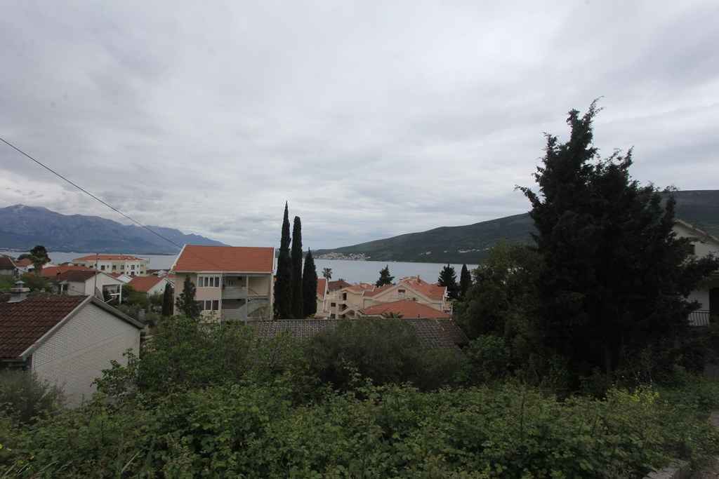 Đenovići'de, Denize 150 m Mesafede, Deniz Manzaralı Arsa — 2
