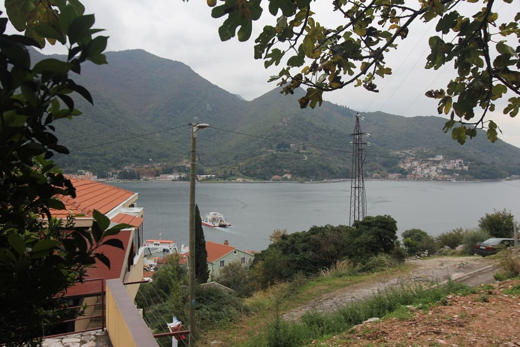 Dvoupatrový dům v Kamenari, Herceg Novi, s výhledem na moře a garáží