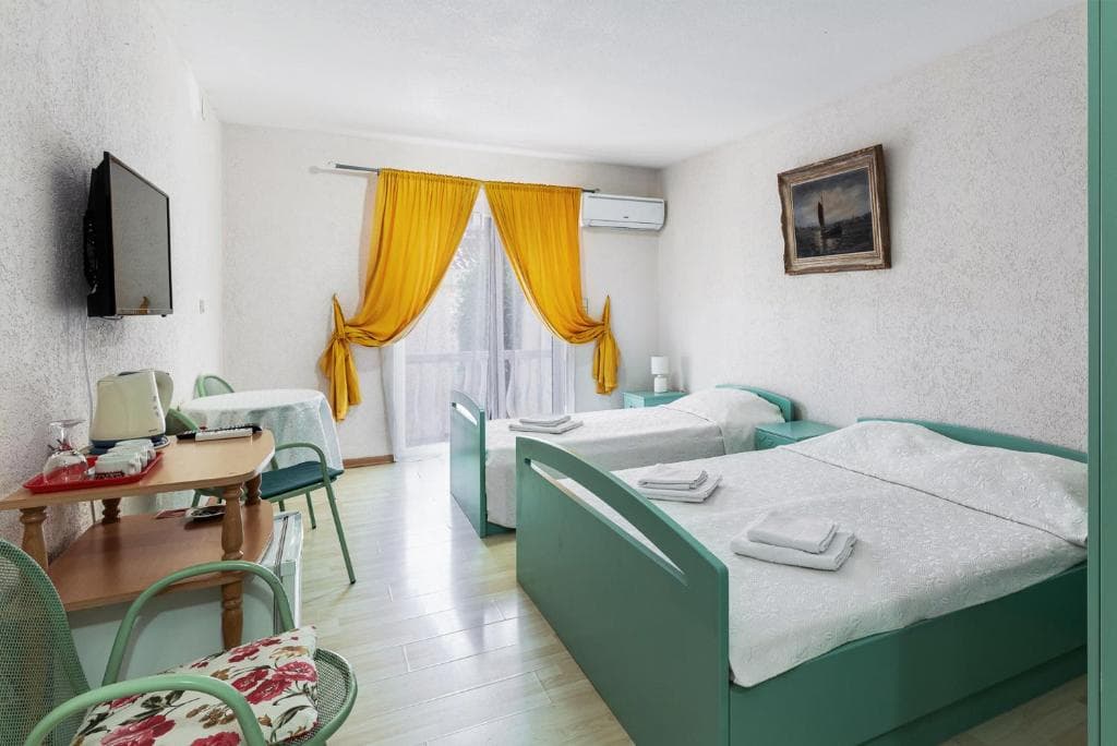 Familiengeführtes Mini-Hotel mit 12 Apartments in Budva, 750 m vom Meer entfernt - Bild 3