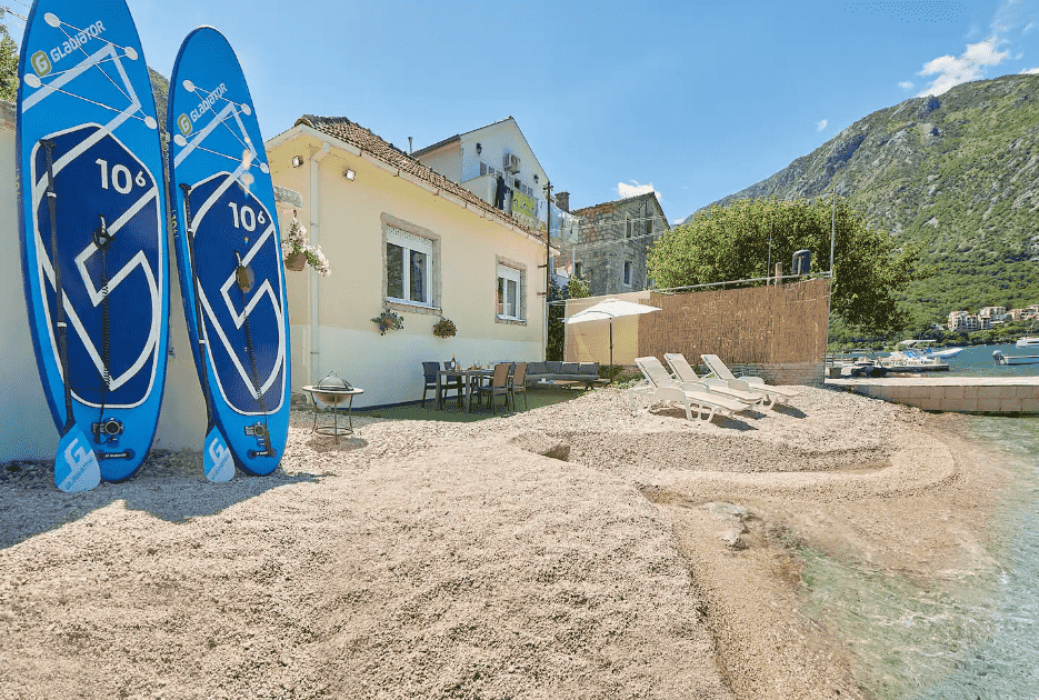 Kostanjica'da Deniz Manzaralı 1+1 Ev, 55 m², 610 m² Arsa — 2