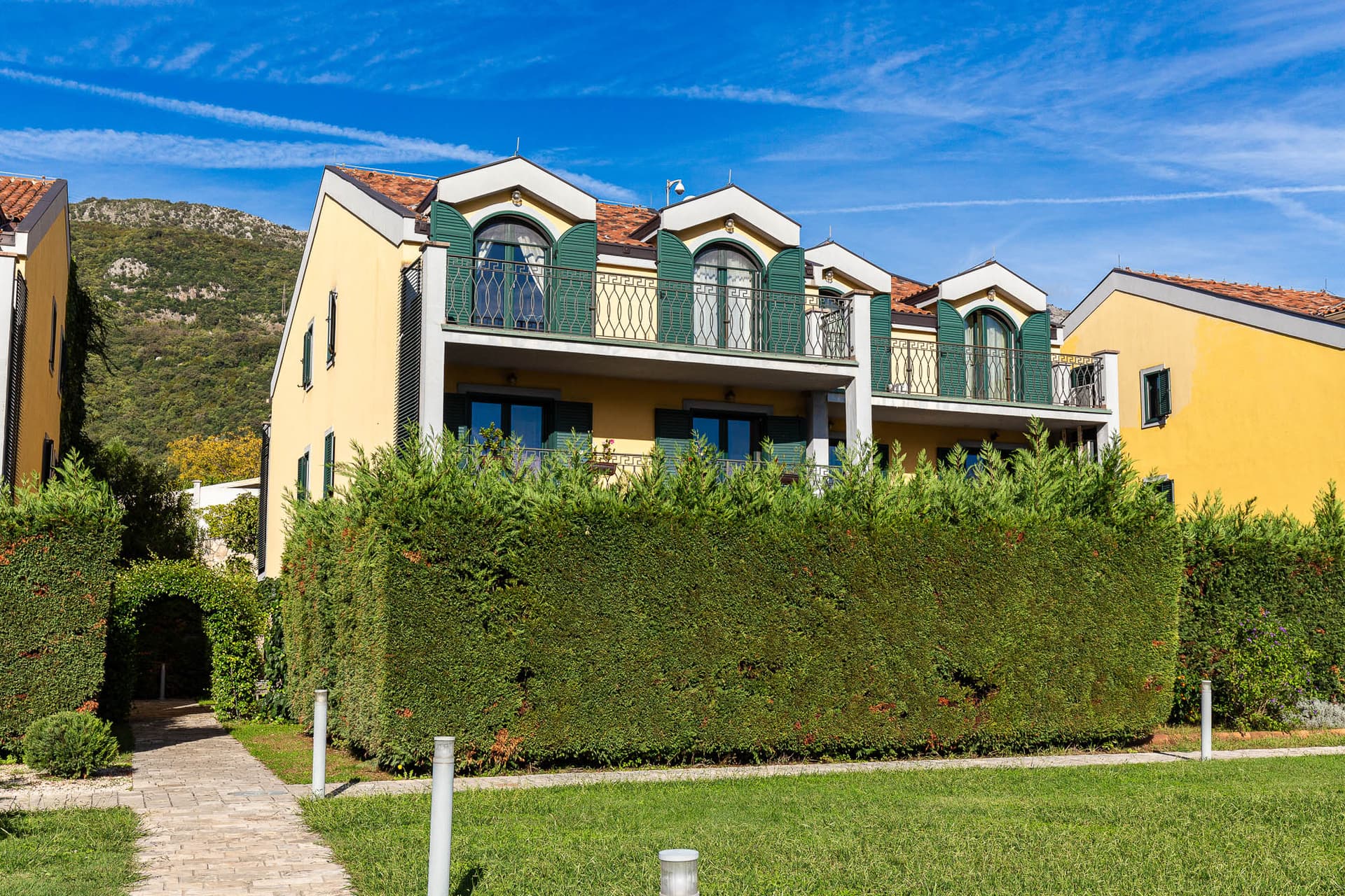 Three-level house with 3 bedrooms and 174 m² in Lastva - Image 10