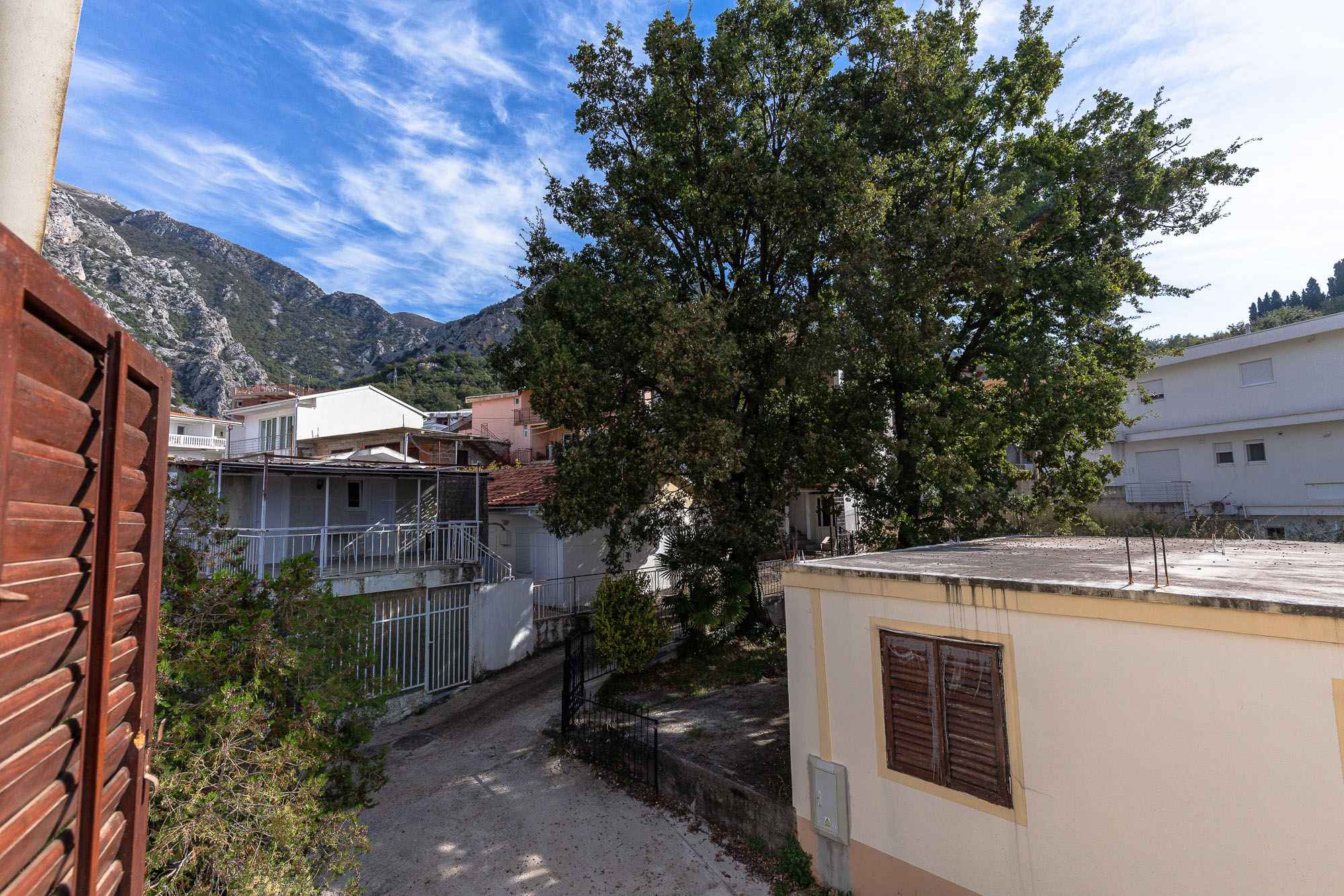 Kuća sa terasom i pogledom na more u Sutomoru, Baru - Slika 22