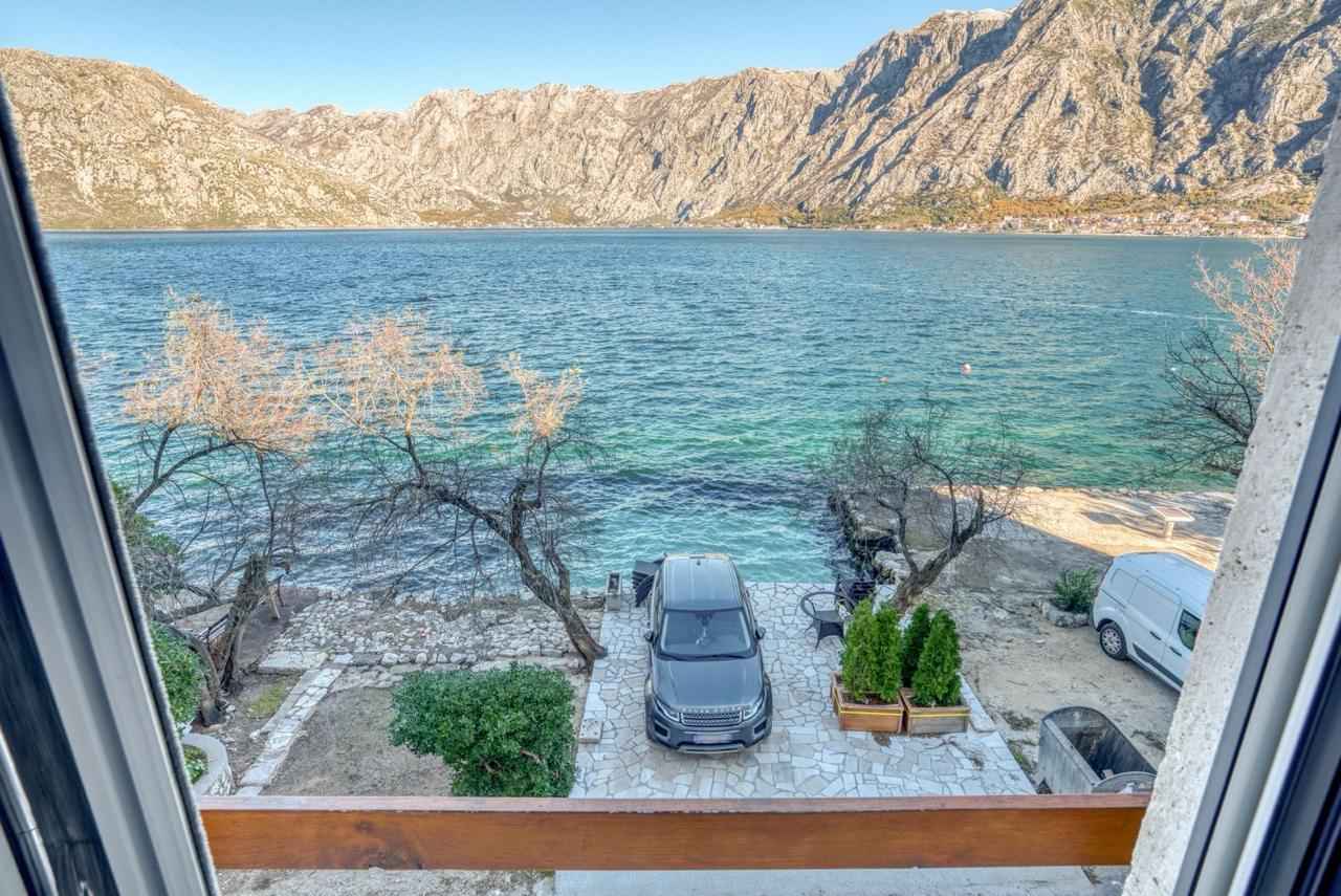 Villa en pierre à Prčanj avec vue panoramique sur la baie - Image 20