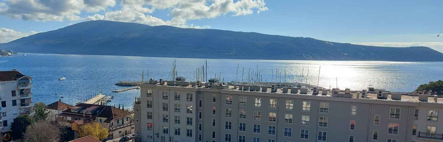 Dům v Podích, Herceg Novi, 114 m² se zahradou 128 m²