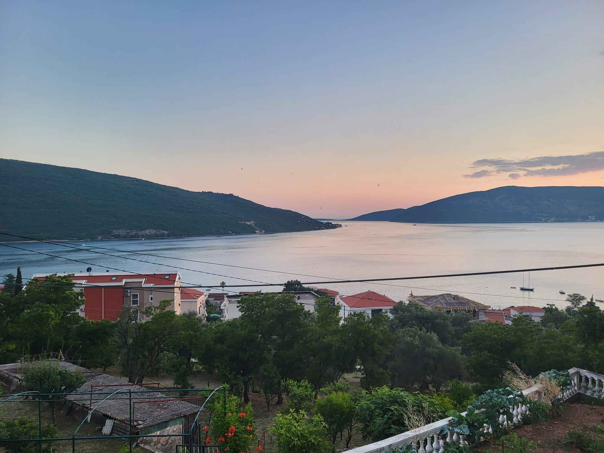 Kumbor'da Lüks Villa İnşası İçin Deniz Manzaralı Arsa