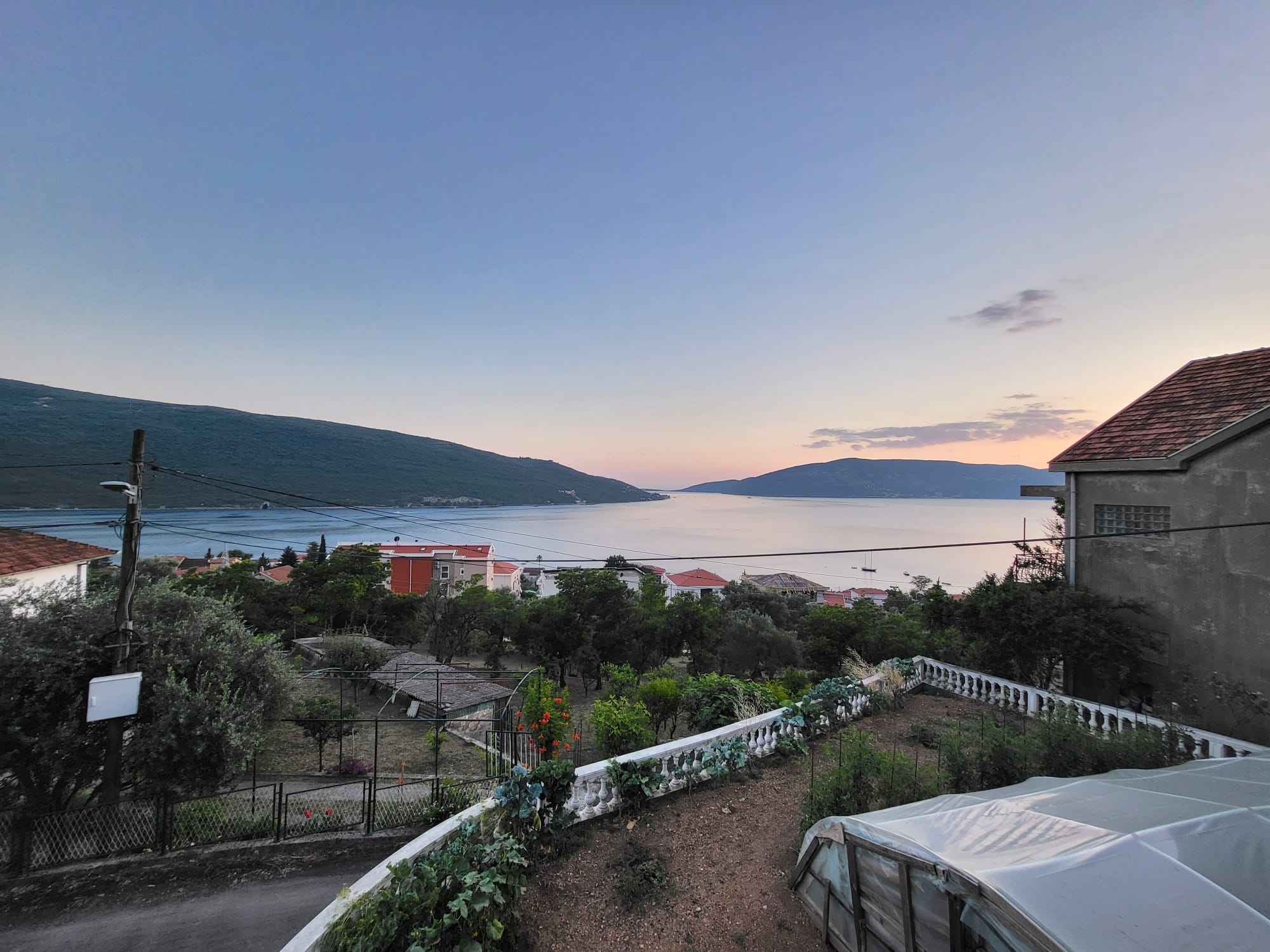 Kumbor'da Lüks Villa İnşası İçin Deniz Manzaralı Arsa — 2