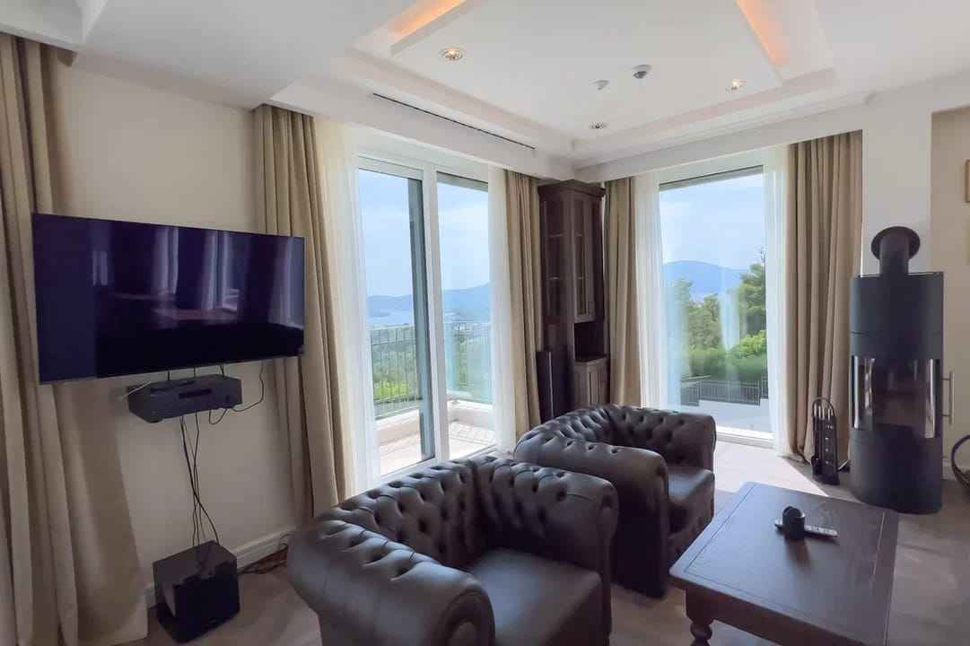 Vila s bazénem a výhledem na moře v Mrčevaci, Tivat - Obrázek 9