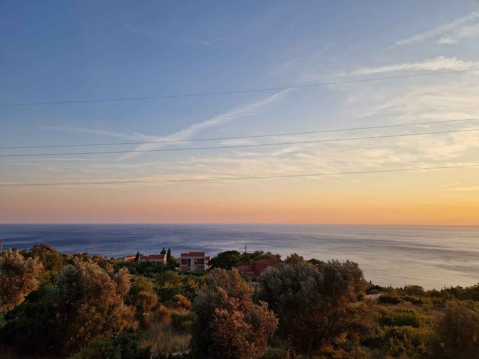 Wohnungen mit Meerblick und Pool in Blizikuće, Budva - Bild 2