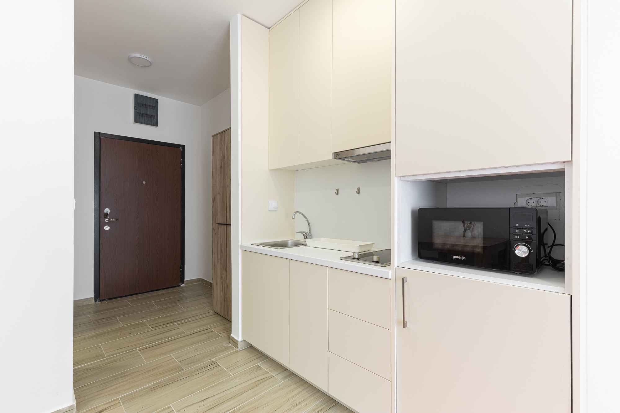 Bečići'de Modern Kompleks İçinde Deniz Manzaralı Stüdyo Daire - Görsel 4