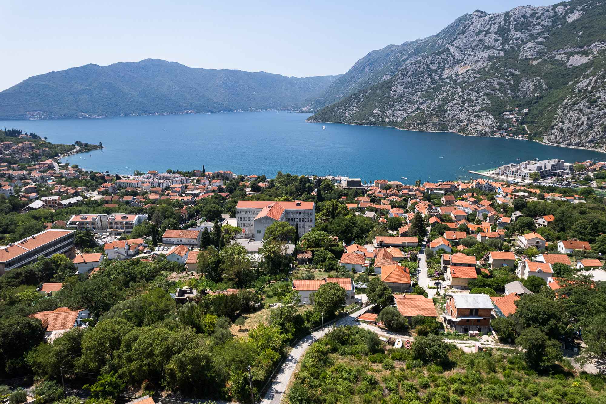 Parcelë me pamje panoramike nga deti në Risan, Mal i Zi — 910 m²