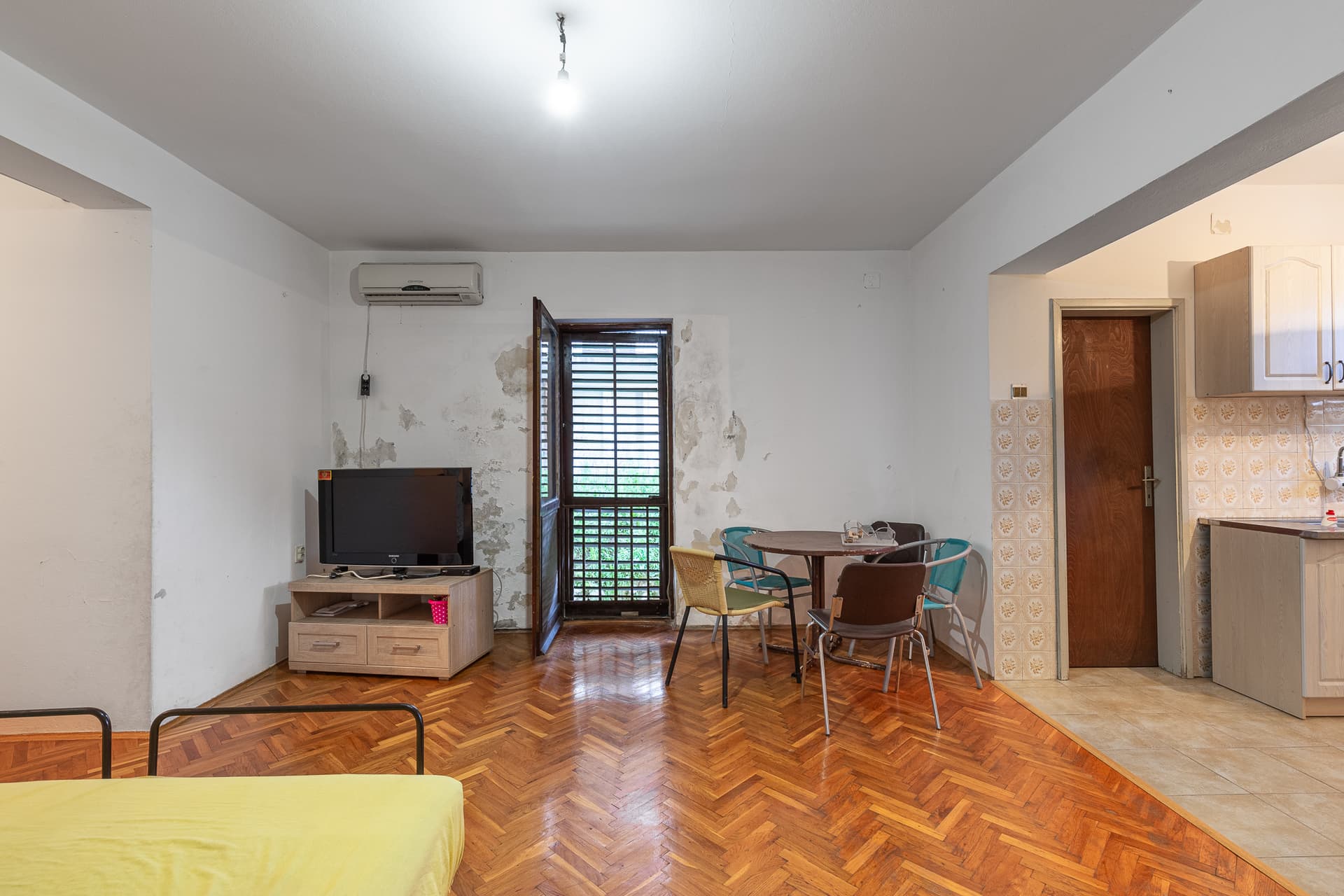 Prčanj'da Denize 150 m, 270 m², 3 Daireli ve Otoparklı Ev - Görsel 6