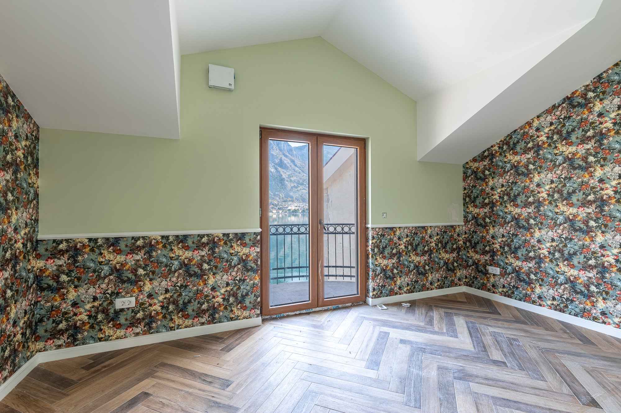 Vilë trekatëshe në vijën e parë të detit në Kotor, Prčanj - Fotoja 3