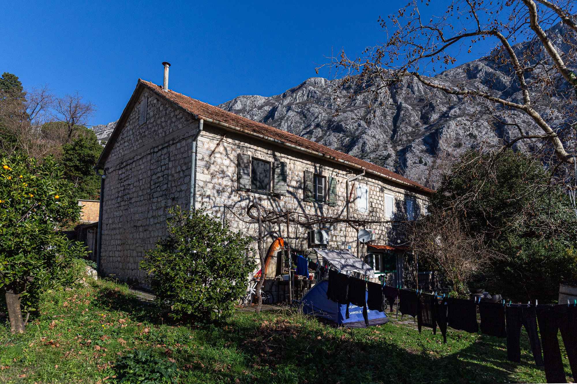 Kotor, Dobrota'da Panoramik Kotor Koyu Manzaralı Otantik Taş Ev — 2
