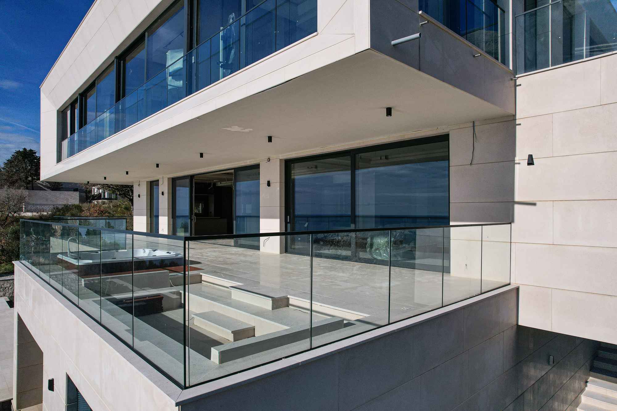 Moderní vila se 7 ložnicemi a bazénem v Reževići, Budva - Obrázek 12