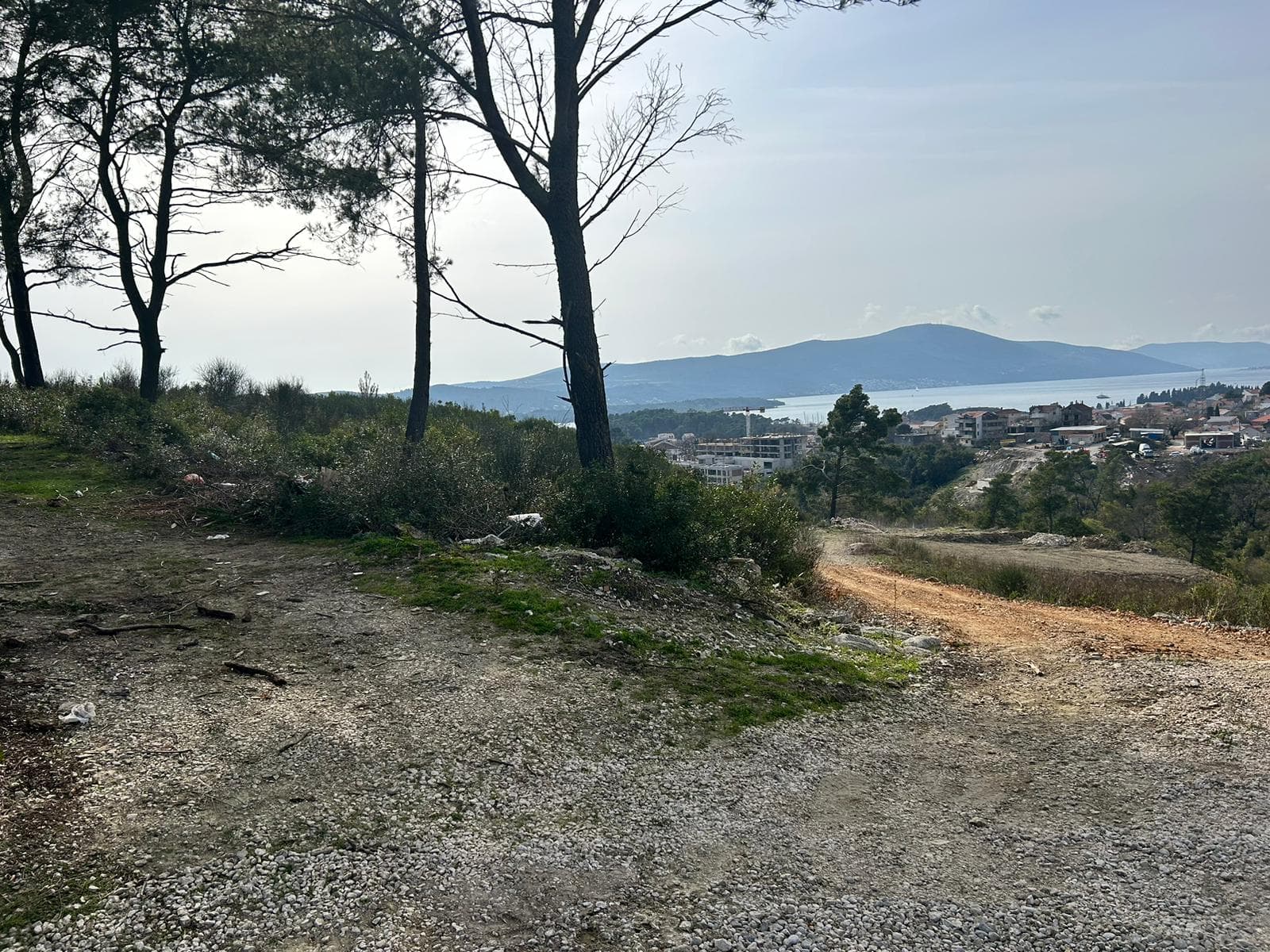 Urbanisiertes Grundstück mit Meerblick in Tivat, Mrčevac, 1602 m² - Bild 4