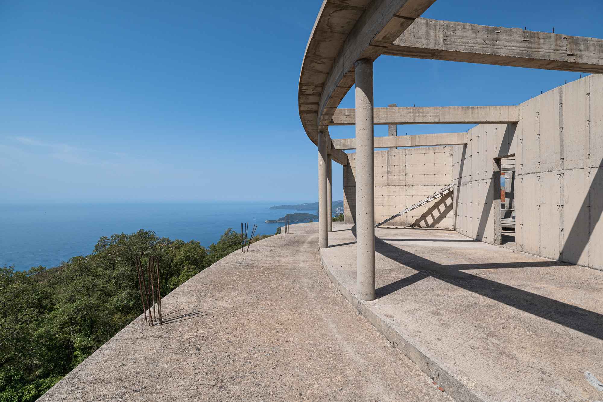 7.715 m² grond met structuren en een onvoltooid gebouw nabij Sveti Stefan - Afbeelding 28