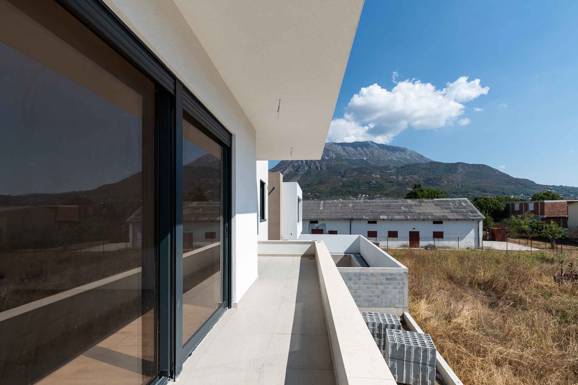 Bar'da 400 m² arsa üzerinde 225 m² lüks ev — 2
