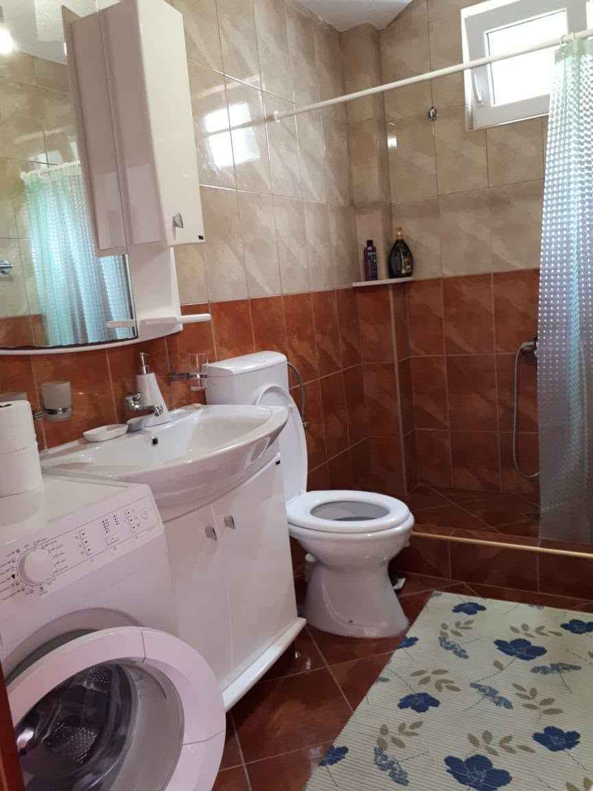 Sutomore, Zagrađe'de 450 m²'lik Üç Daireli Ev - Görsel 7