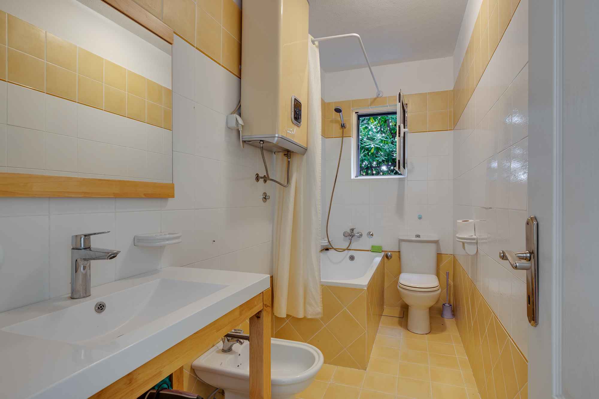 Erdgeschosswohnung mit 3 Schlafzimmern und privatem Eingang sowie Meerblick in Šušanj, Bar - Bild 20