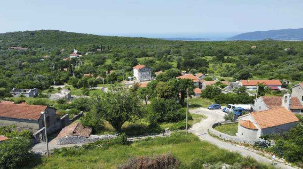 Three building plots with UTU and a ready villa project in Mrkovi, Luštica - Слика 3