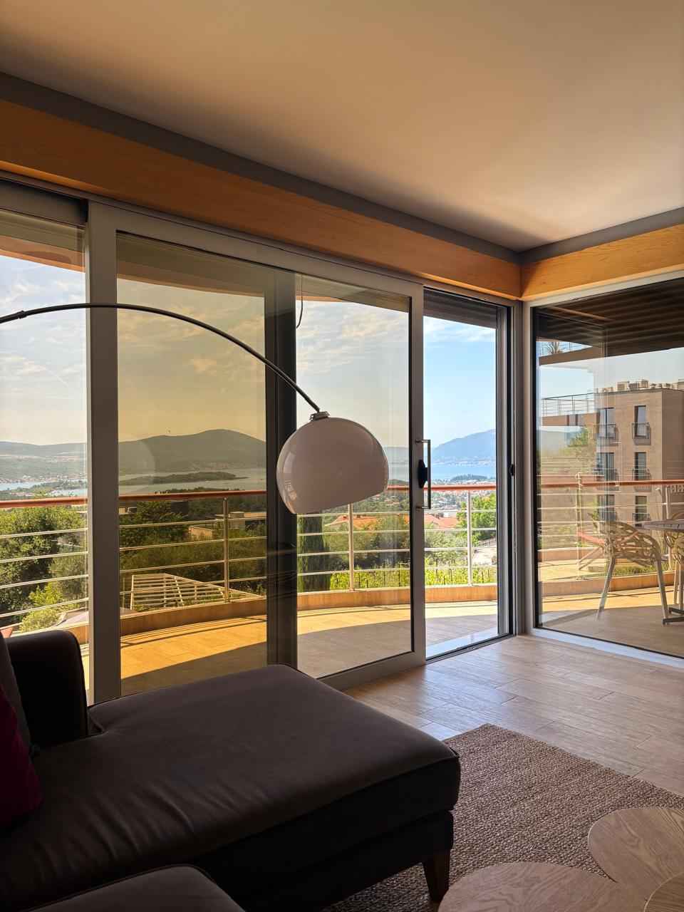 Spacious fully furnished apartment with sea view in Kavač, Kotor - Imaginea 2