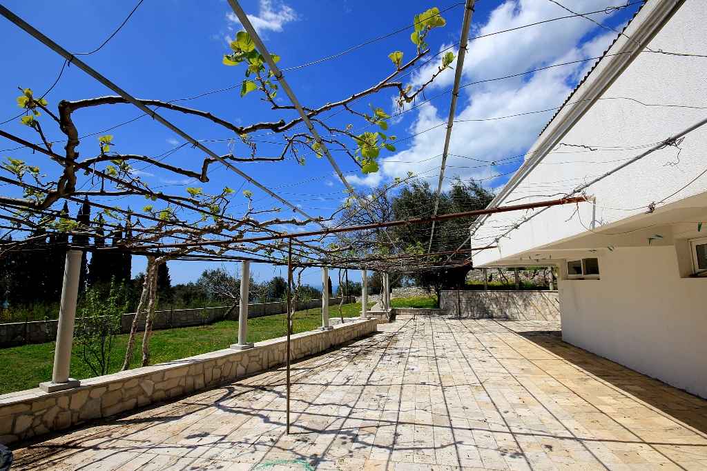 Budva, Reževići'de 174 m2, 2 katlı, Havuzlu ve Dağ Manzaralı Ev - Görsel 2