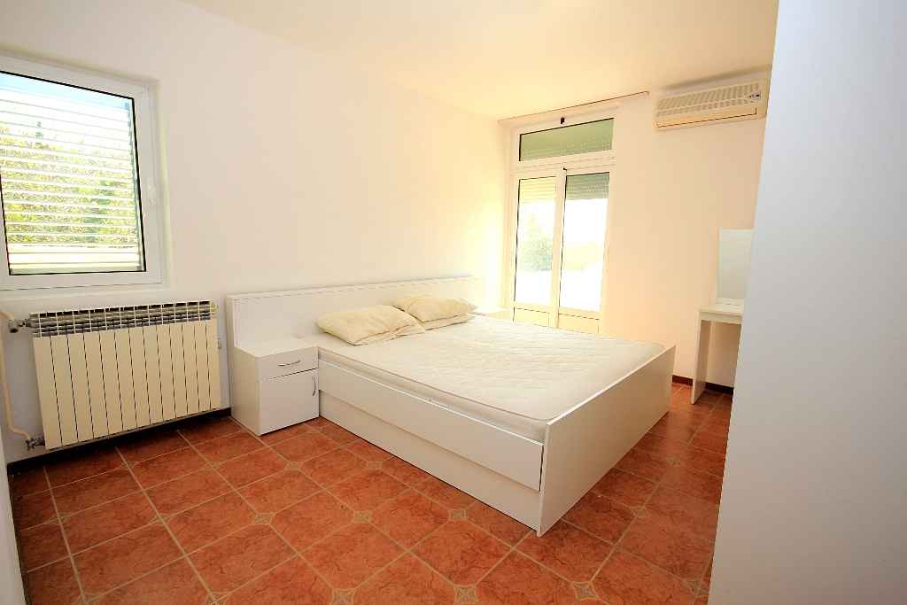 Budva, Reževići'de 174 m2, 2 katlı, Havuzlu ve Dağ Manzaralı Ev - Görsel 7