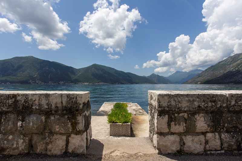 Kotor yakınlarında Ljuta'da 119 m2, 212 m2 arsa ile Satılık Ev