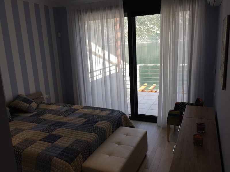 Maison moderne à Stoliv avec piscine et vue sur la mer - Image 5