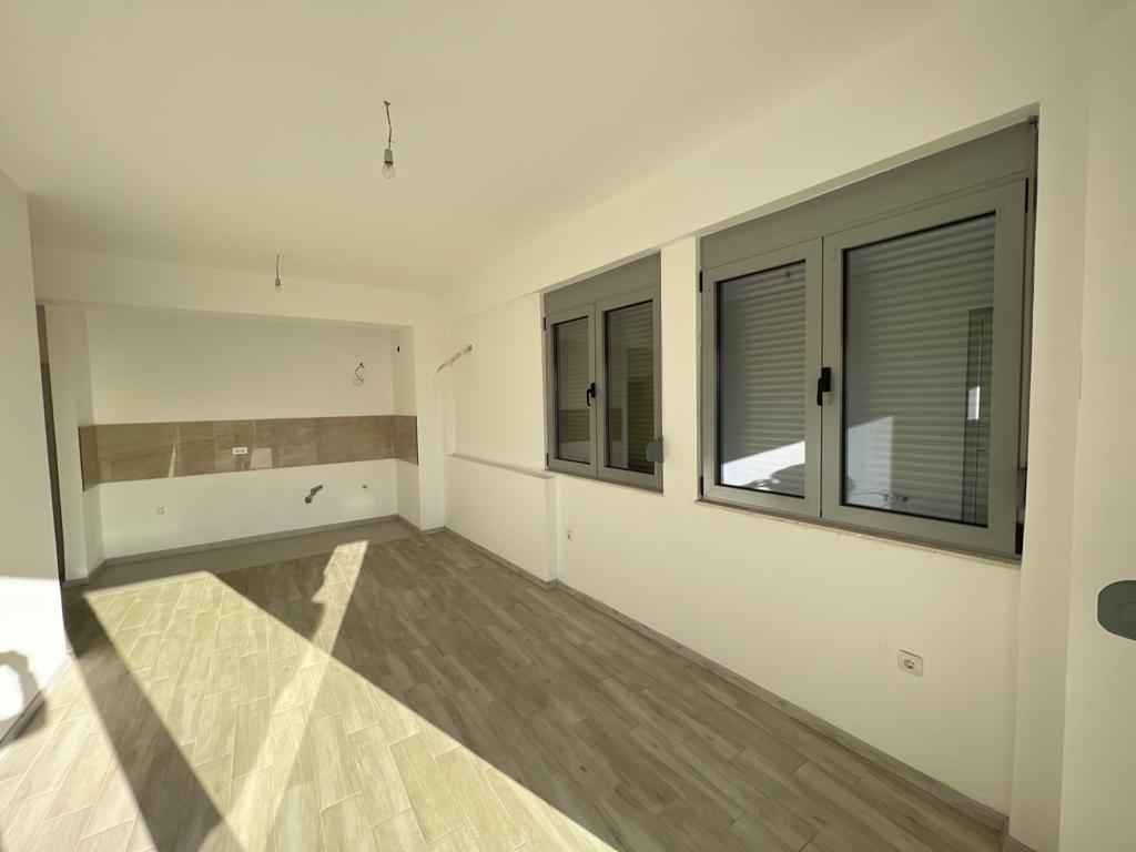 Ulcinj'de Eski Şehre Yakın Daireler