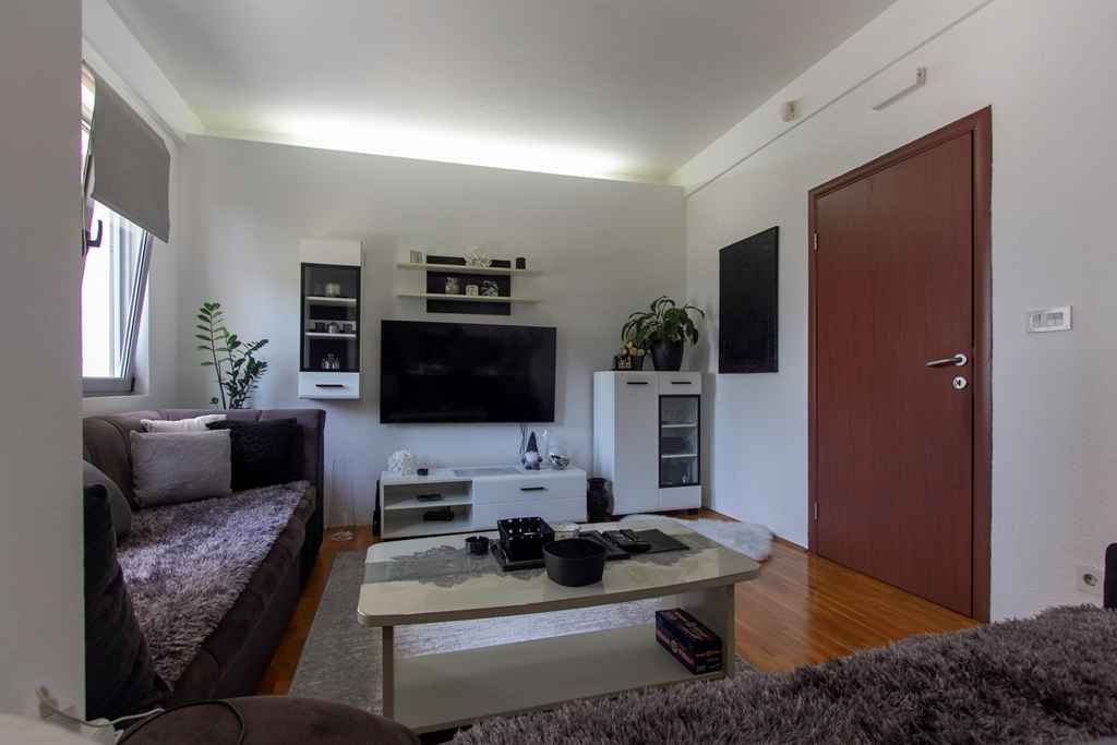 Ulcinj'de Deniz Manzaralı 1+1 Daire
