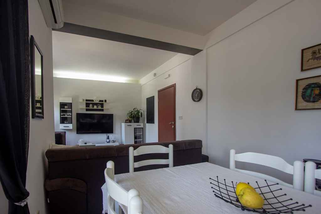 Ulcinj'de Deniz Manzaralı 1+1 Daire — 2
