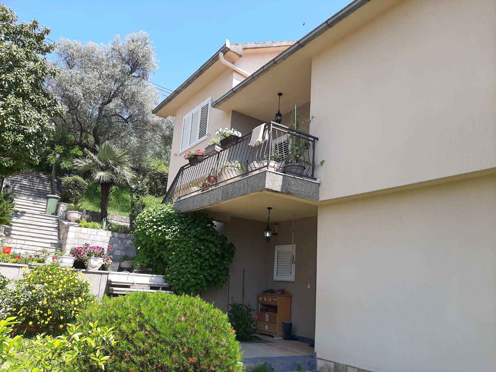 Tivat'ta Harika Manzaralı 210 m2 Ev — 2