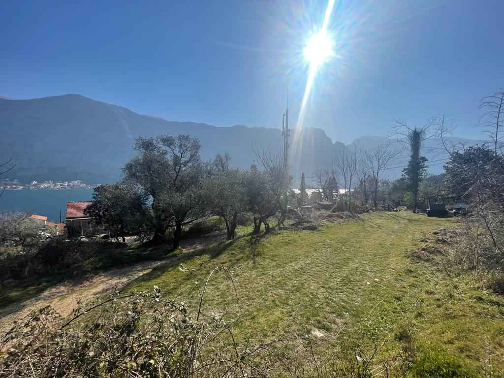 قطعة أرض مهيأة في برتشاني مع إطلالة على البحر