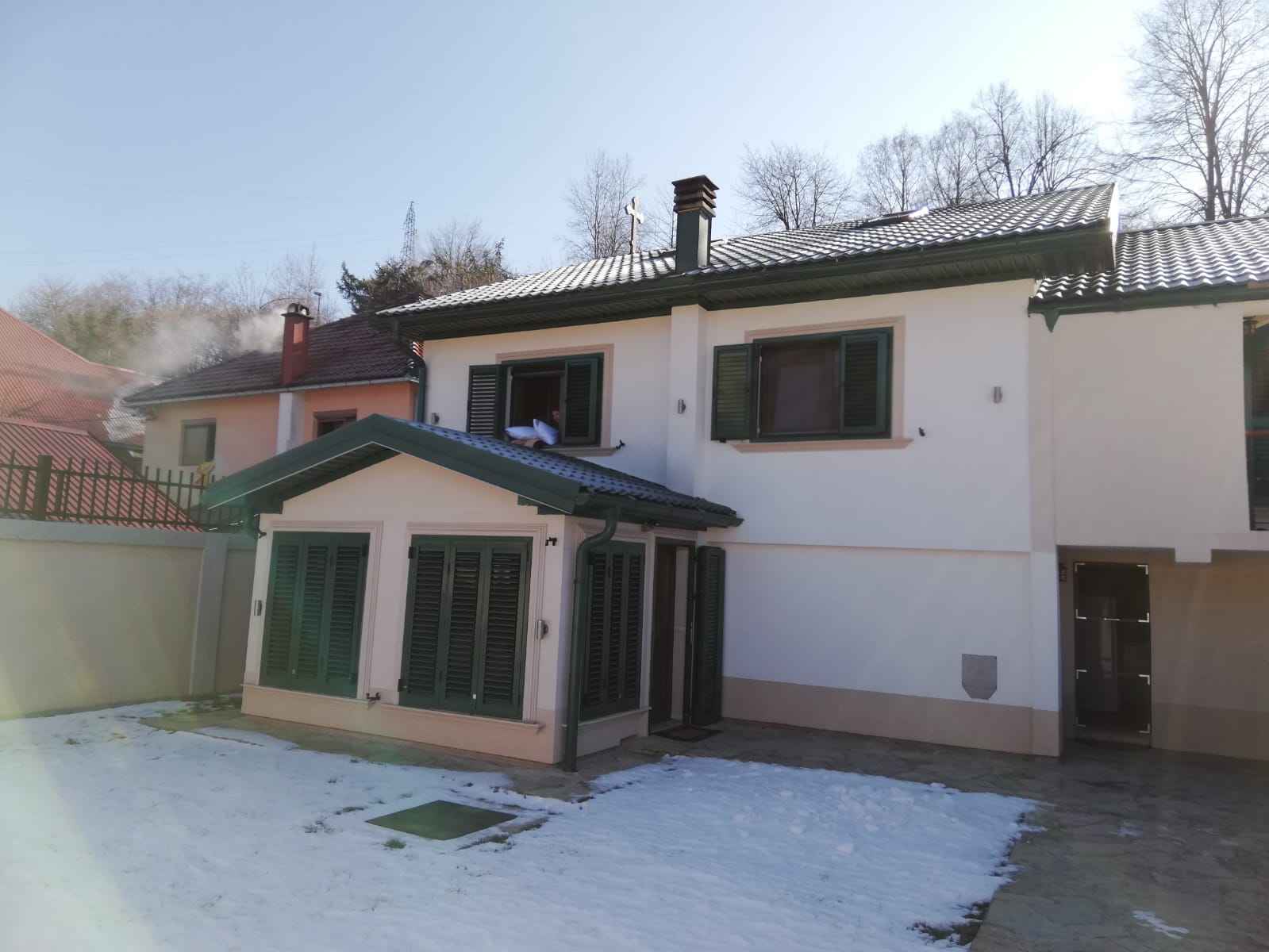 Trospratna kuća u Kolašinu sa 220m2, 3 spavaće sobe i garažom - Slika 2