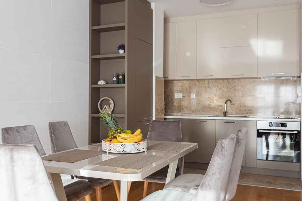 Apartments in Pržno near Budva, 2 one-bedroom units with sea view - Image 4