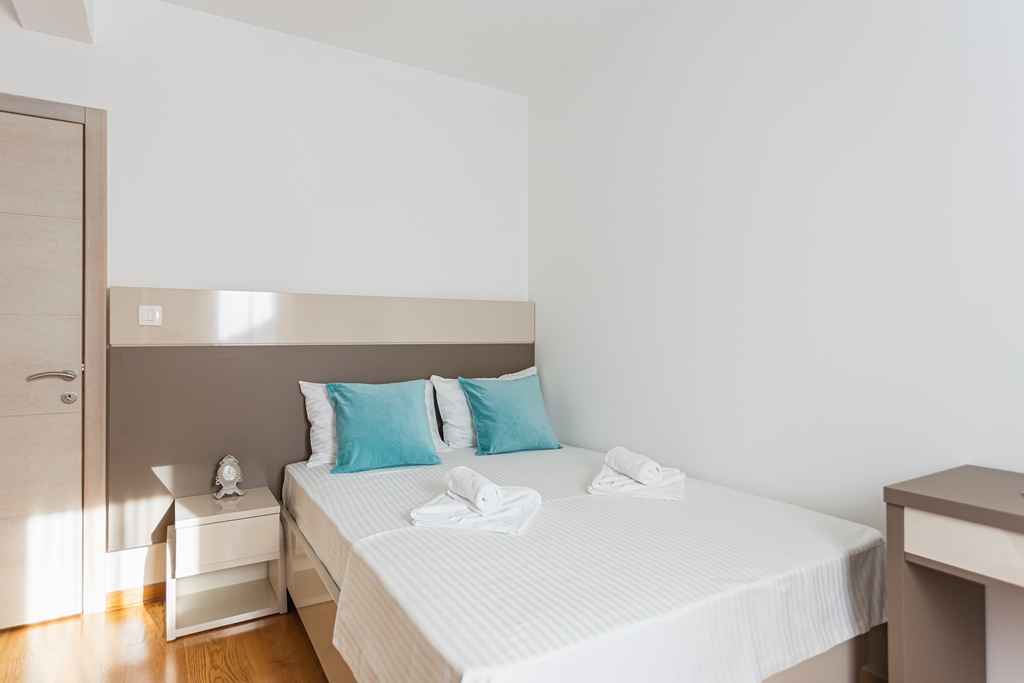 Apartments in Pržno near Budva, 2 one-bedroom units with sea view - Image 5