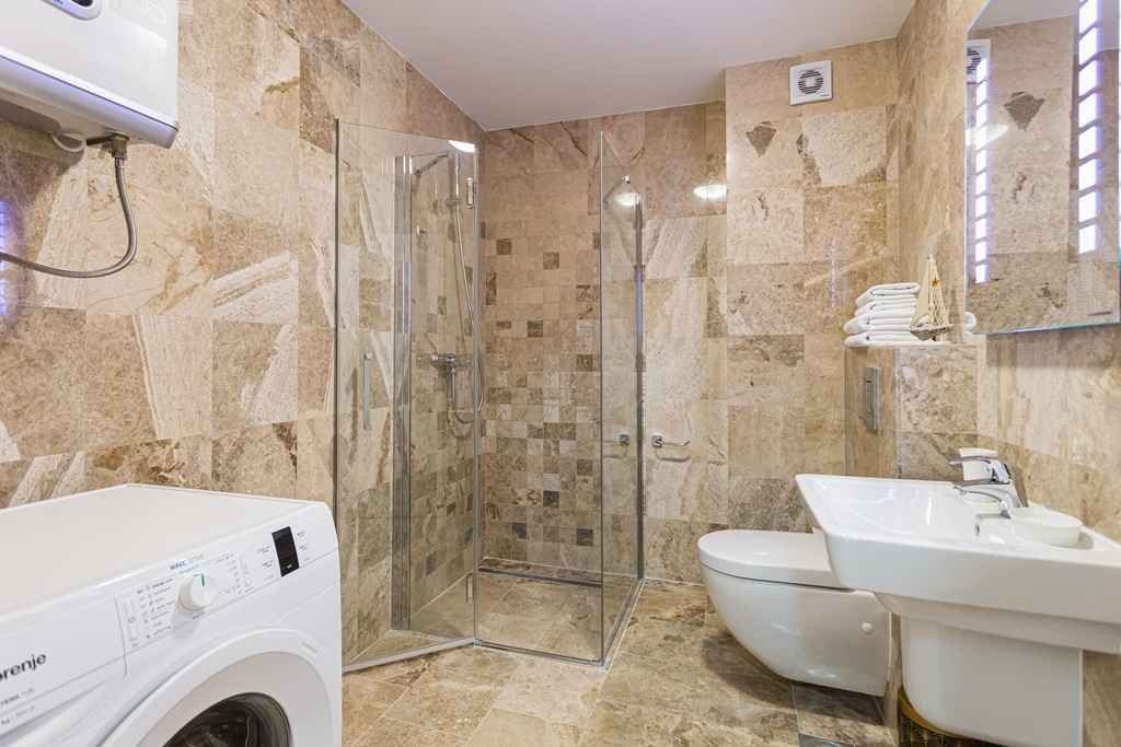Apartments in Pržno near Budva, 2 one-bedroom units with sea view - Image 7