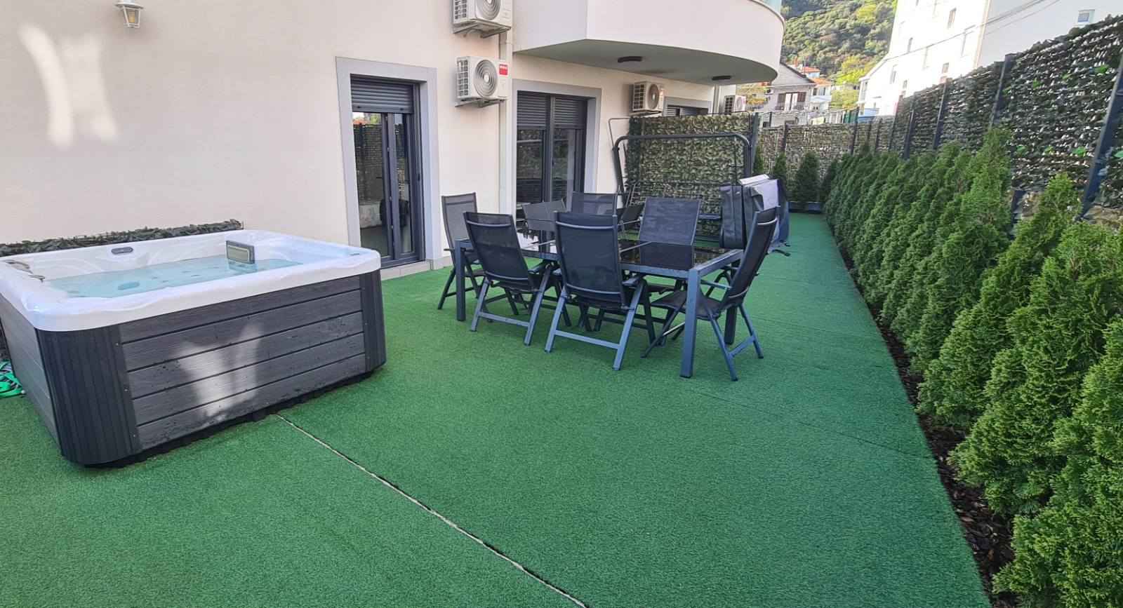 Appartement met 1 slaapkamer en zeezicht in Đenovići - Afbeelding 2