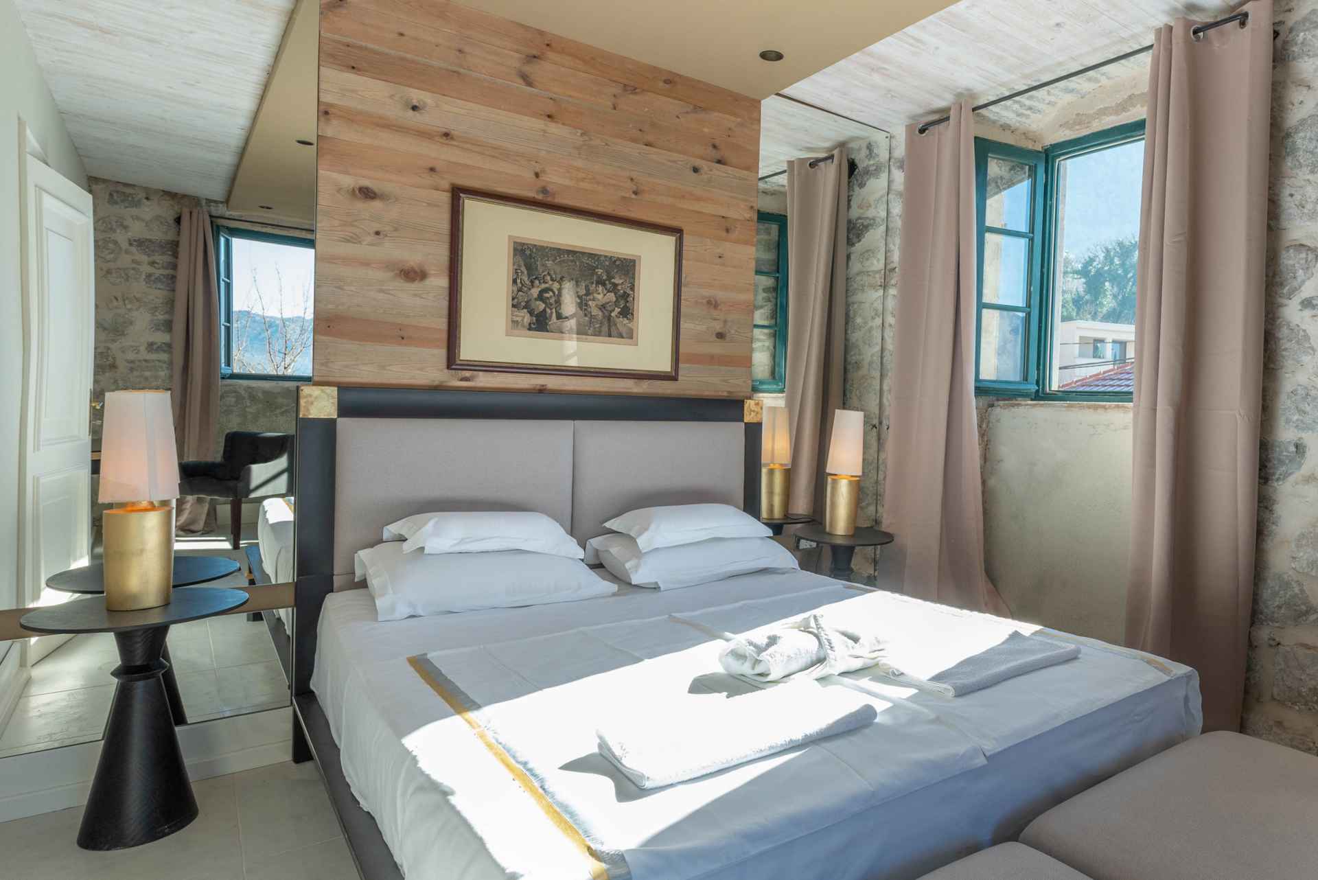 Kotor yakınında Yüzme Havuzlu Mini Otel, 8 Daire — 2
