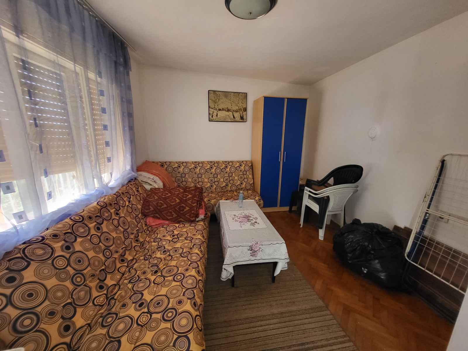 Budva'da Panoramik Deniz ve Şehir Manzaralı Ev - Görsel 2