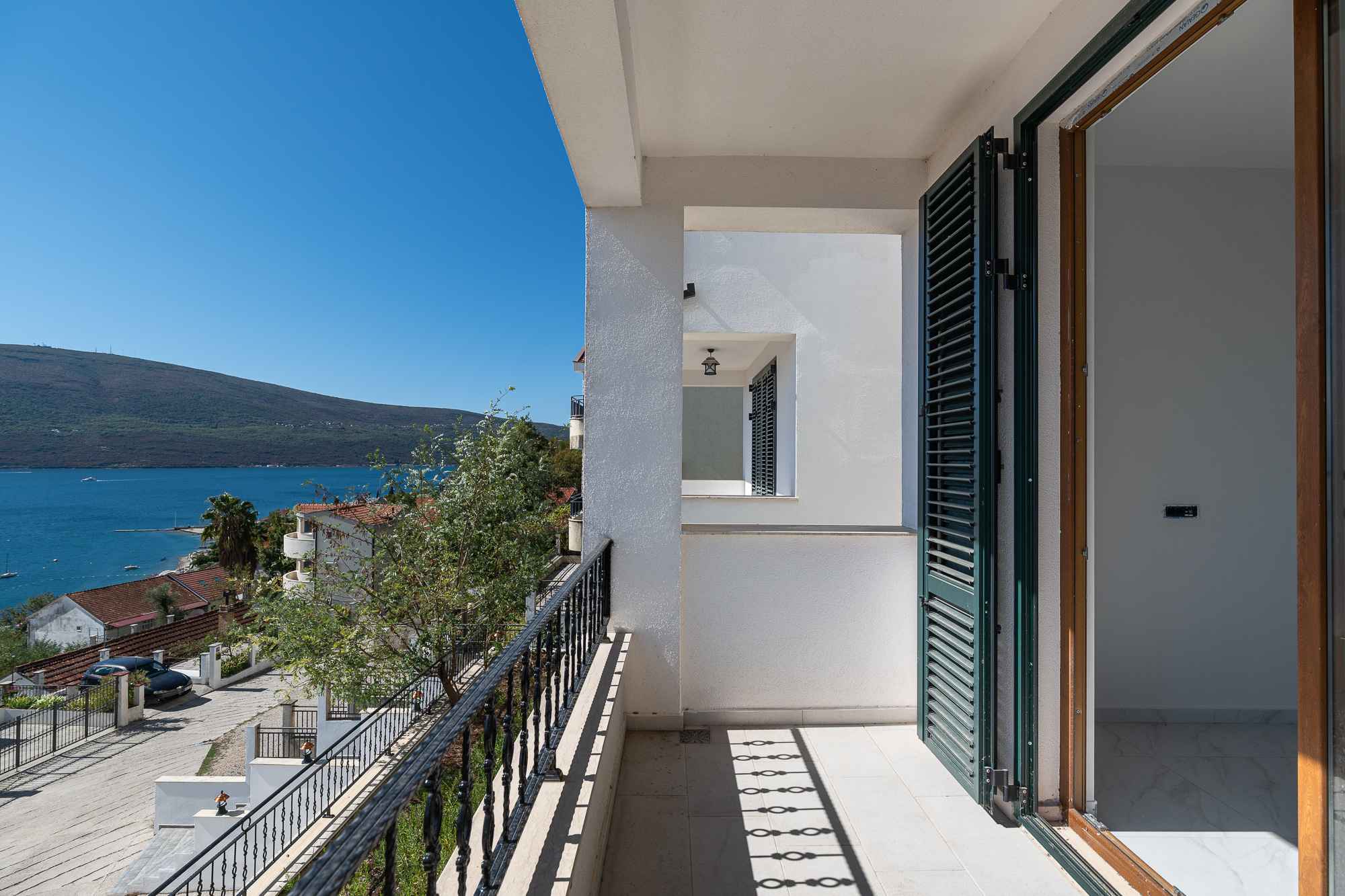 Prostorné byty s panoramatickým výhledem na moře v Bijele, Herceg Novi - Obrázek 2