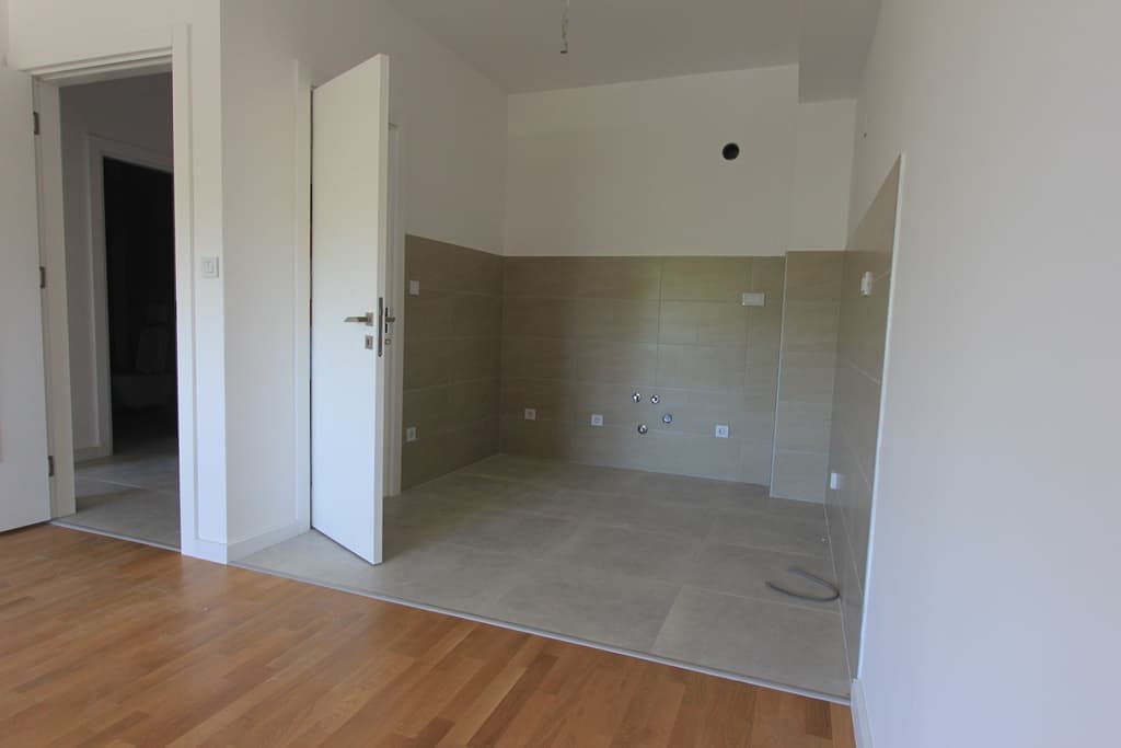 Tivat'ta Denize Yakın Yeni Kompleks İçinde Daireler — 2