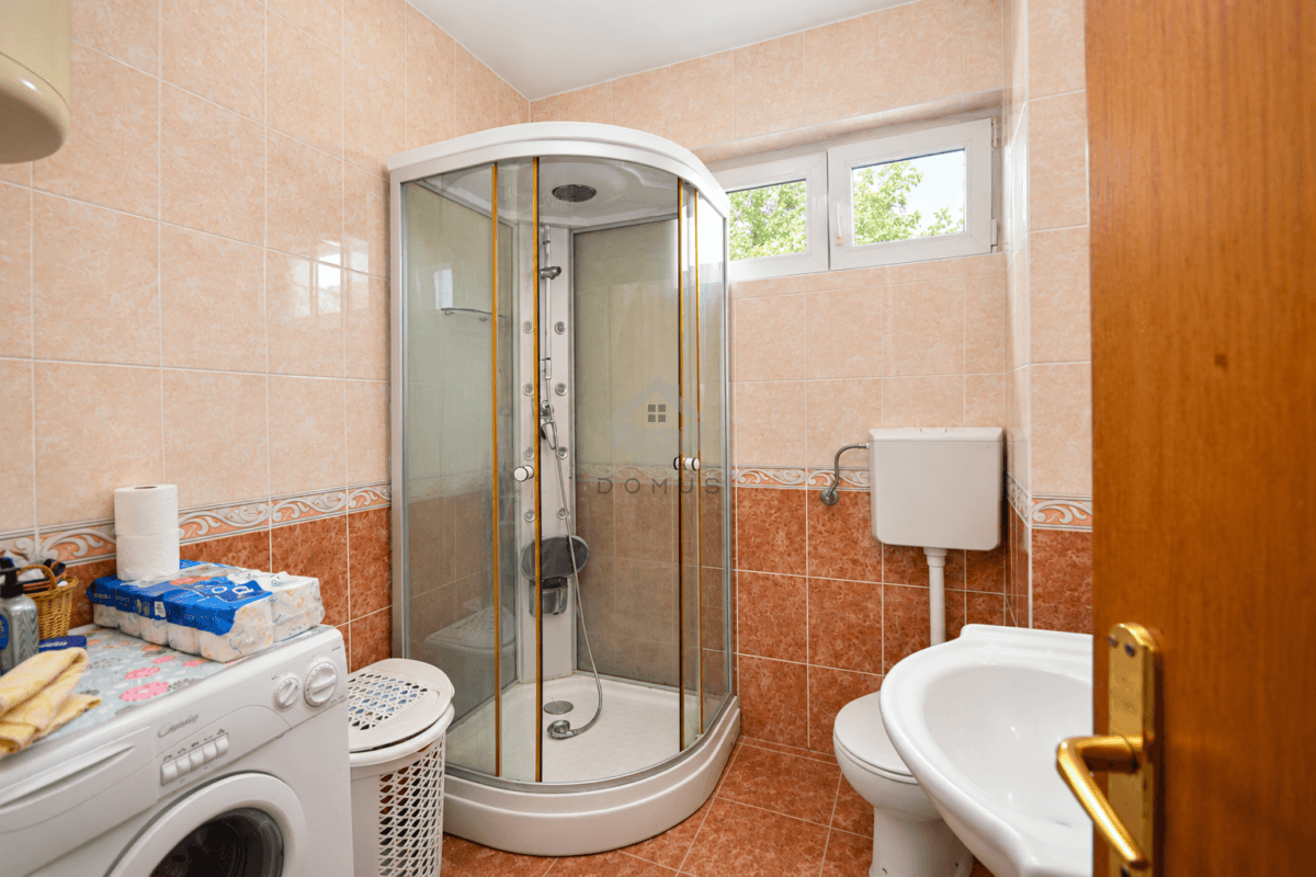 Podgorica, Donja Gorica'da 1.660 m² Arsa Üzerinde Kiralık 477 m² Müstakil Aile Evi - Görsel 13