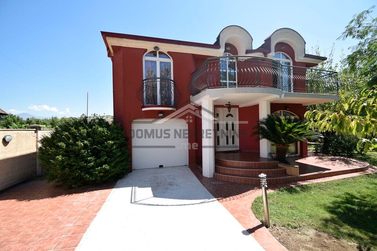 Podgorica, Donja Gorica'da Kiralık 600 m² Arsalı 250 m² Müstakil Aile Evi — 2