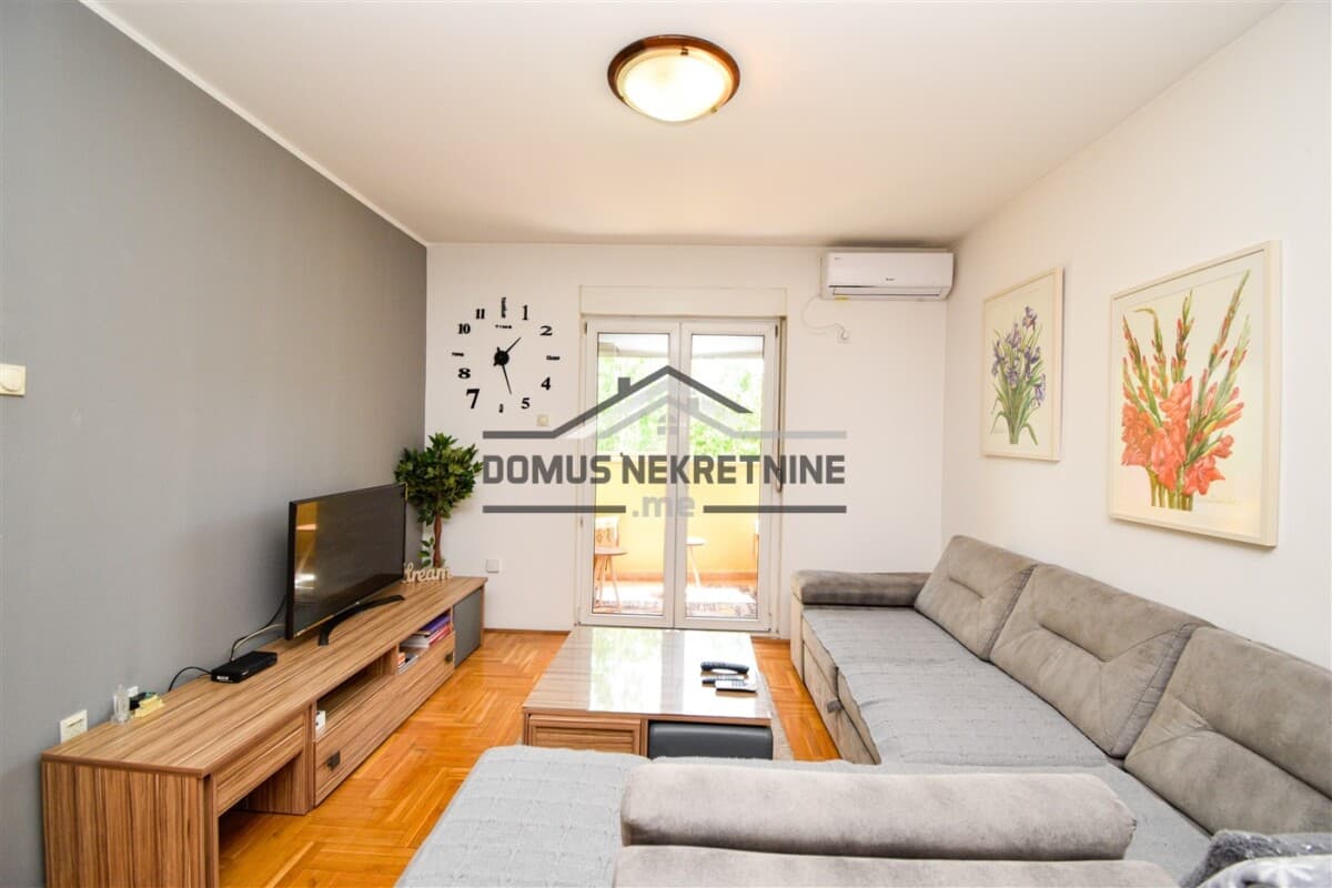 Podgorica, Krivi Most'ta Eşyalı 1+0 Daire Kiralık 45 m2 - Görsel 1