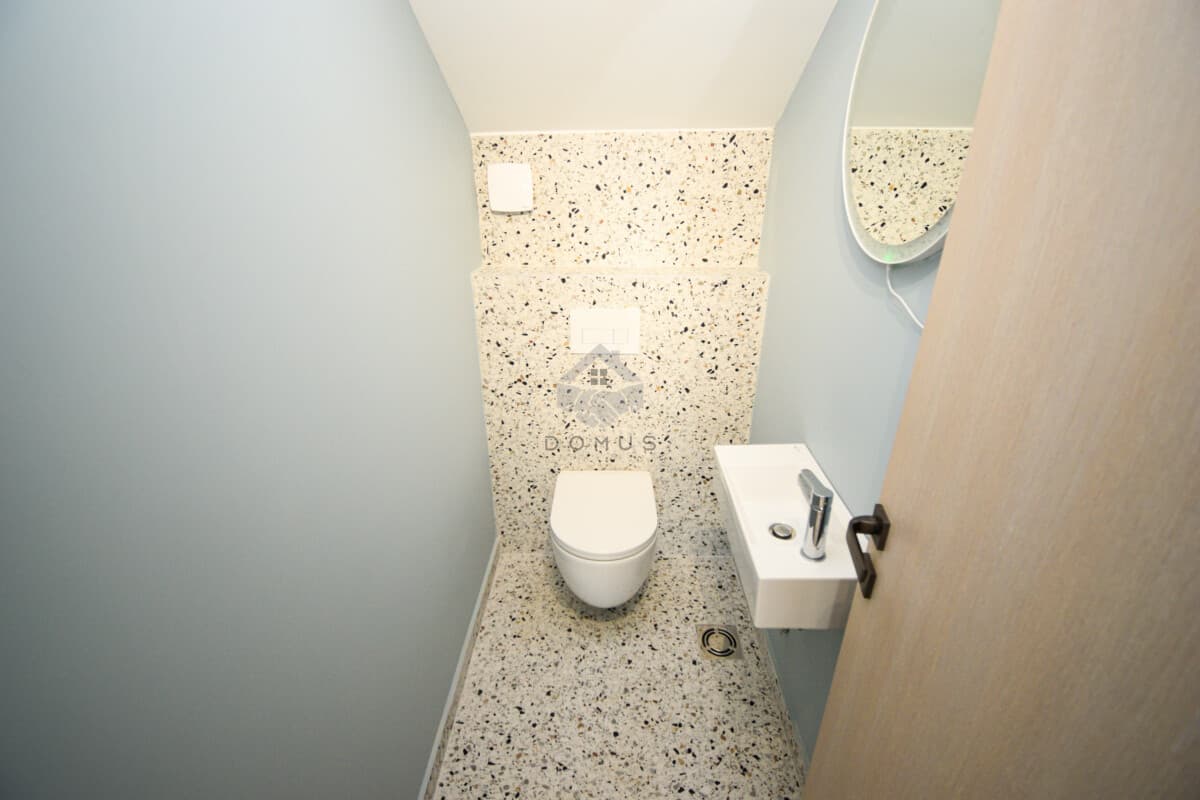 Podgorica, Dahna'da 154 m², 506 m² Arsa Üzerinde Döşenmiş Aile Evi - Görsel 17