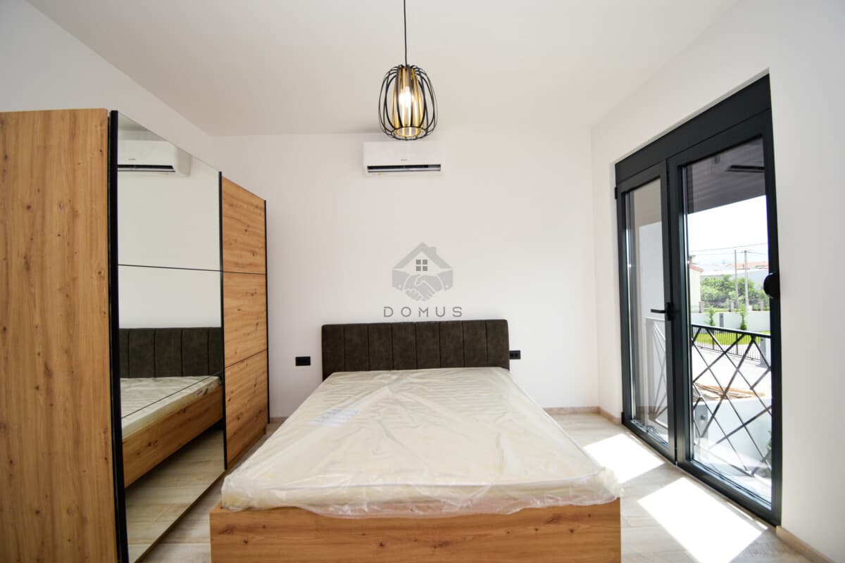 Podgorica, Dahna'da 154 m², 506 m² Arsa Üzerinde Döşenmiş Aile Evi - Görsel 11