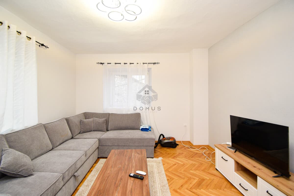 Izdaje se dvosoban stan 80 m2, Drač, Podgorica - Slika 2