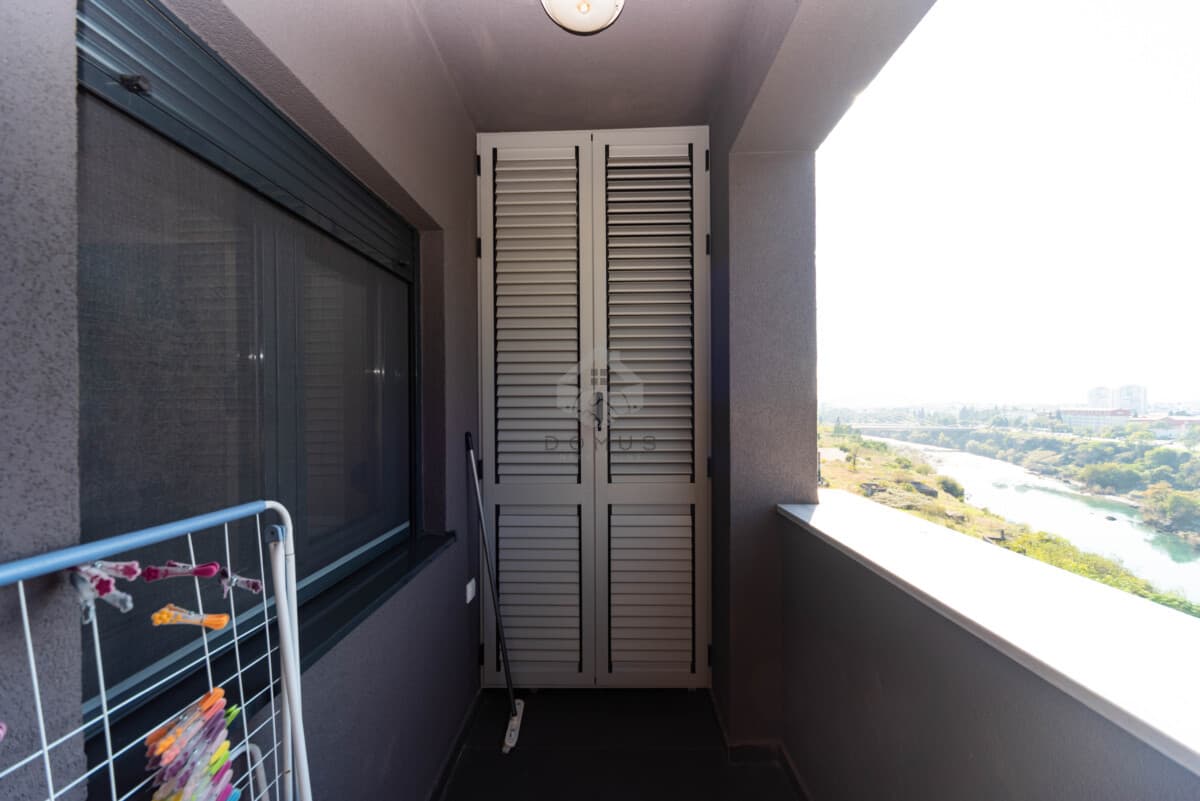 Podgorica, Centar'da Kiralık Garajlı Lüks 1+1 Daire 49 m² - Görsel 11
